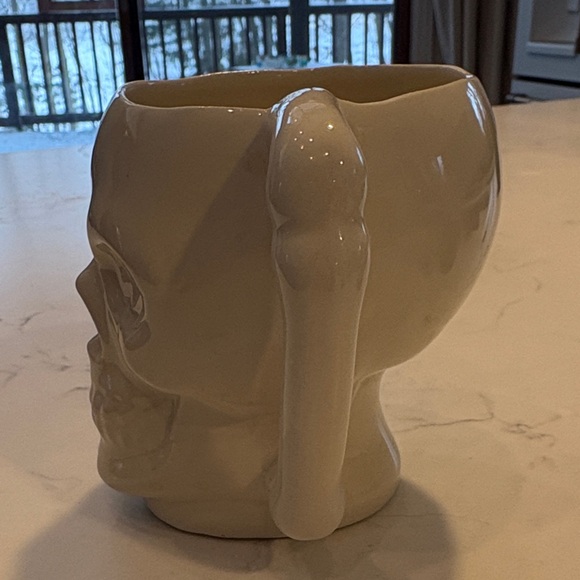 Skull Design Mug - Picture 3 of 6